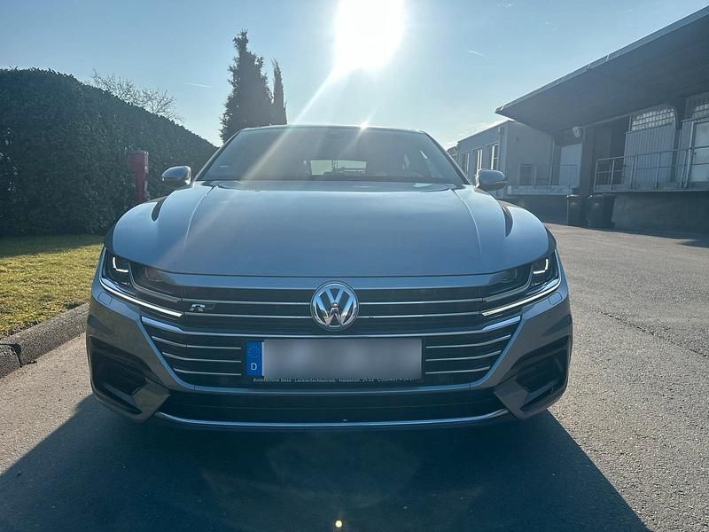 Grau Gebraucht 2018 VW Arteon R-line Limousine | 22.450 € (Fairer Preis) - Bild 1/4