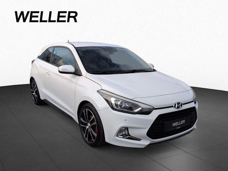 Gebraucht Hyundai i20 120 PS (88 kW) 2016 Polar white (weiß) Limousine