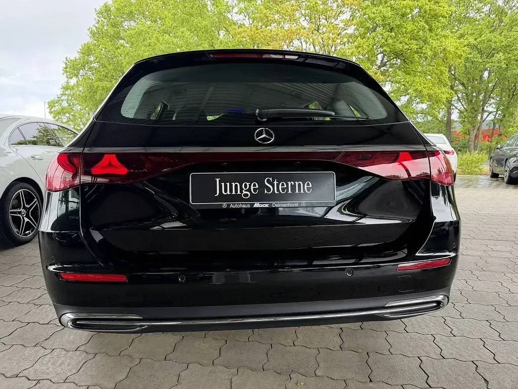 Second-hand Mercedes E200 Advanced Plus 204 CP (150 kW) 2025 Negru Break