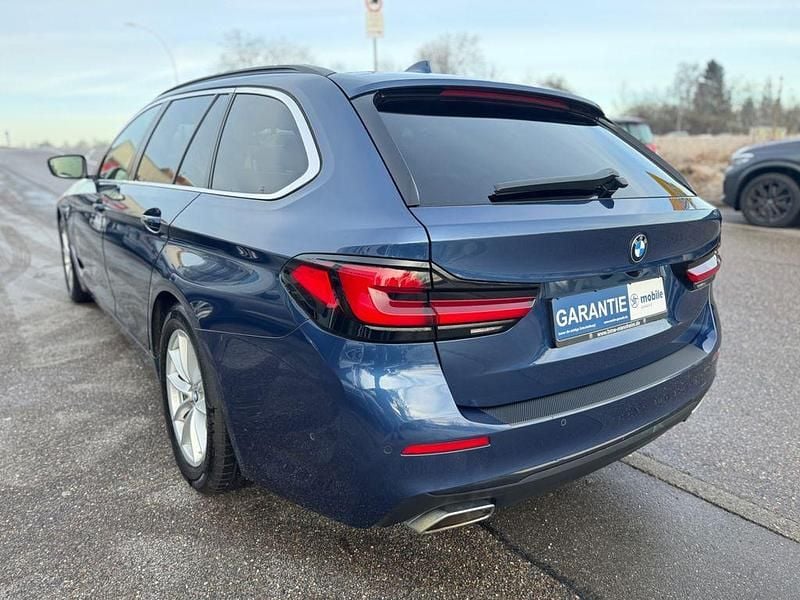 Gebraucht BMW 520 Performance 190 PS (139 kW) 2021 Blau Limousine