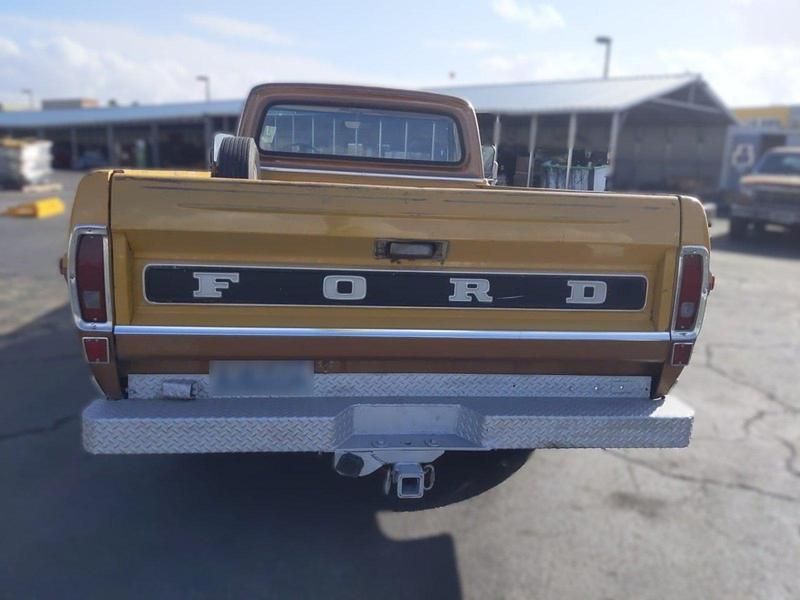 Gebraucht Ford F100 220 PS (161 kW) 1972 Gelb Pickup