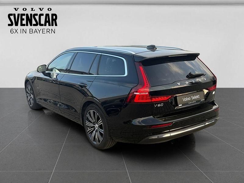 Gebraucht Volvo V60 Core 398 PS (292 kW) 2023 Schwarz Kombi