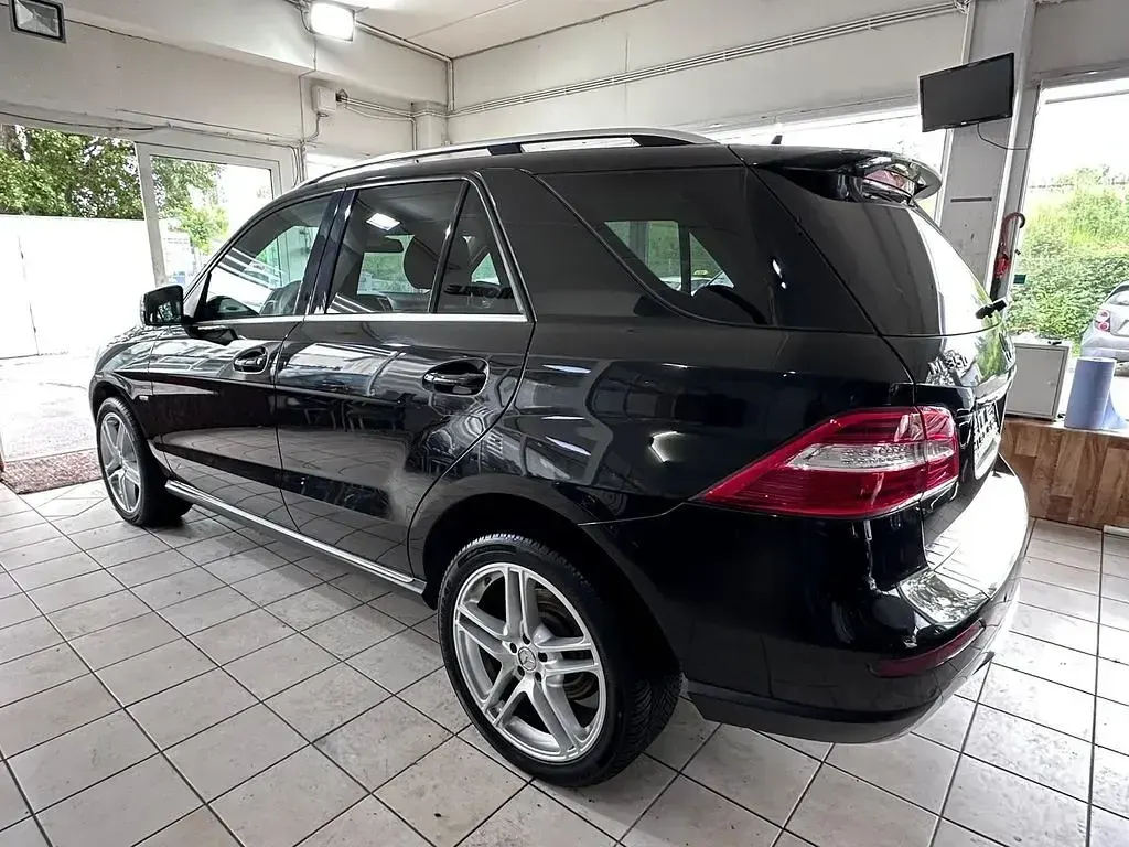 Gebraucht Mercedes ML350 258 PS (189 kW) 2012 Schwarz SUV