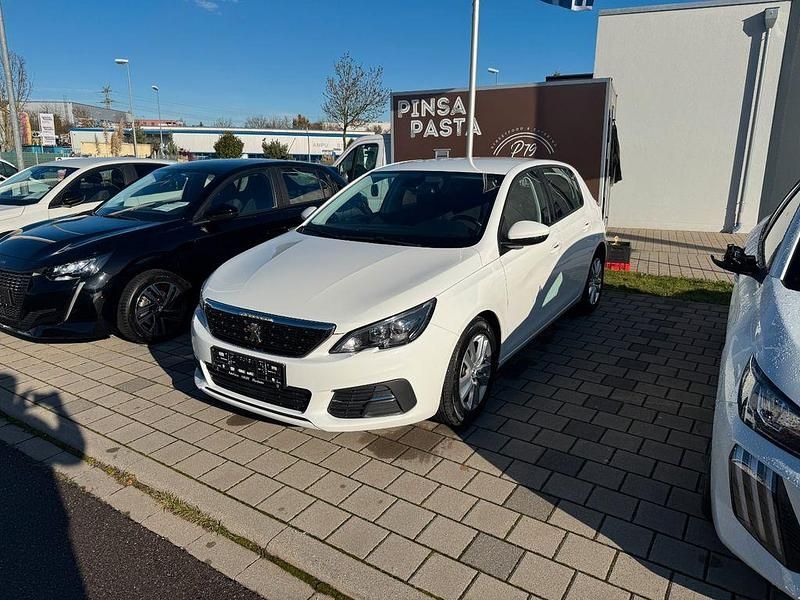 Weiß Gebraucht 2020 Peugeot 308 Active Limousine | 13.900 € (Fairer Preis) - Bild 1/4