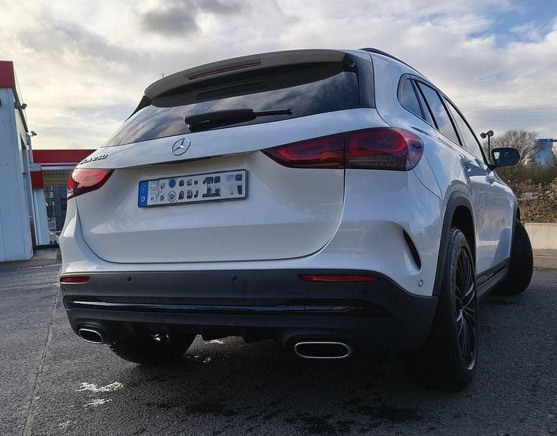Gebraucht Mercedes GLA250 AMG line 224 PS (164 kW) 2021 Weiß SUV