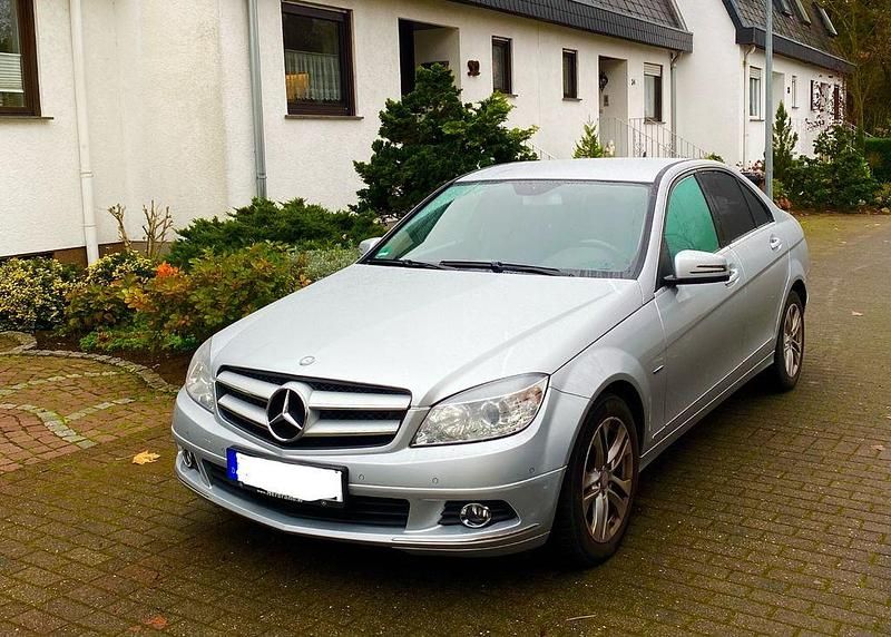 Gebraucht Mercedes C200 136 PS (100 kW) 2010 Silber Limousine