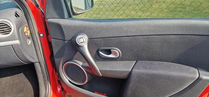 Gebraucht Renault Clio II 101 PS (74 kW) 2008 Rot Kleinwagen