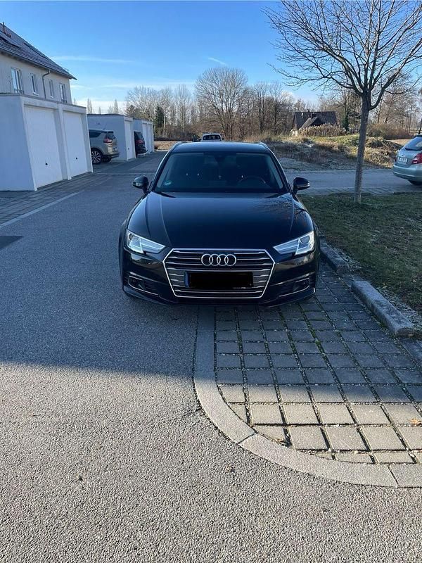 Schwarz Gebraucht 2016 Audi A4 Comfort Kombi | 11.500 € (Fairer Preis) - Bild 1/4