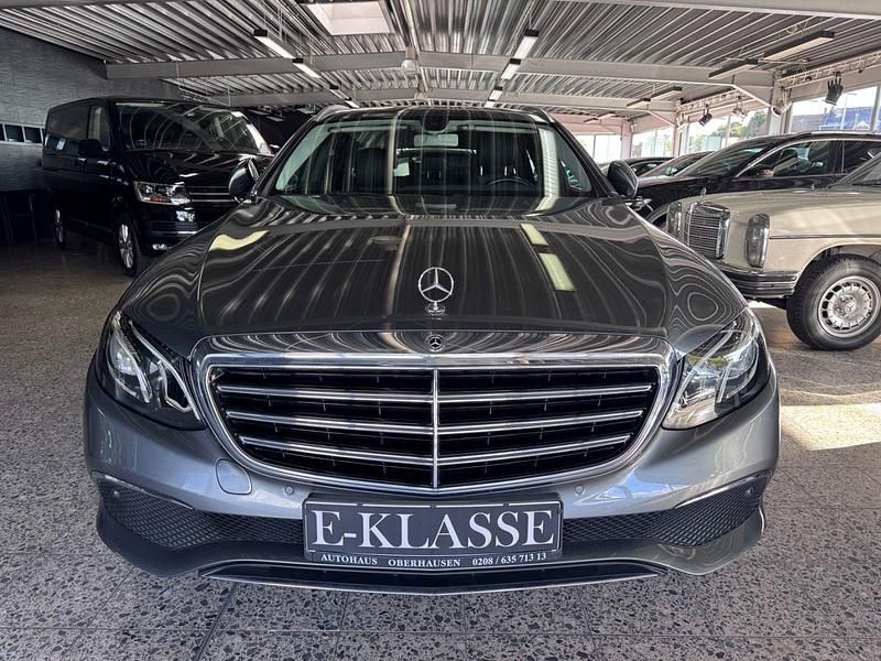 Gebraucht Mercedes E200 Avantgarde 160 PS (117 kW) 2019 Grau Kombi