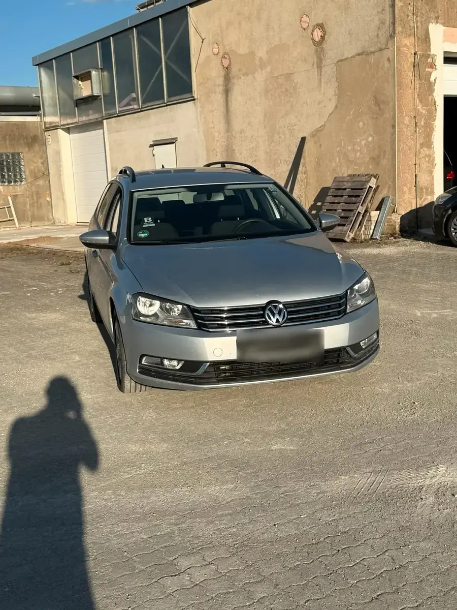 Gebraucht VW Passat 140 PS (102 kW) 2011 Silber Kombi