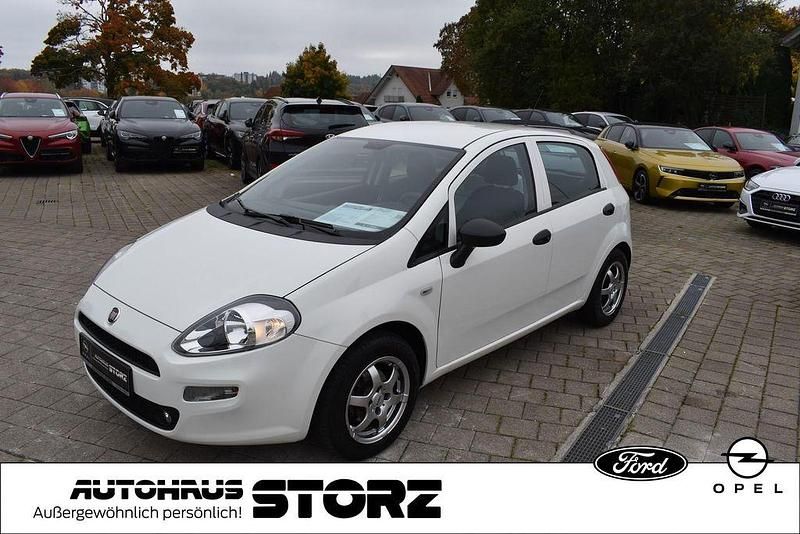 Weiß Gebraucht 2018 Fiat Punto Basis Kleinwagen | 7.900 € (Teuer) - Bild 1/4