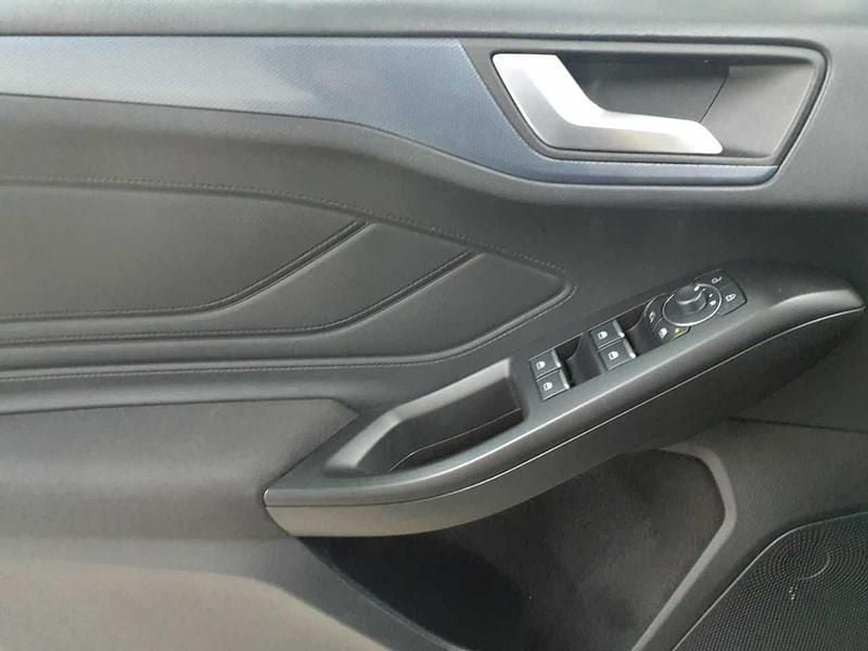 Gebraucht Ford Focus Active X 155 PS (114 kW) 2024 Chrome blue metallic Kombi