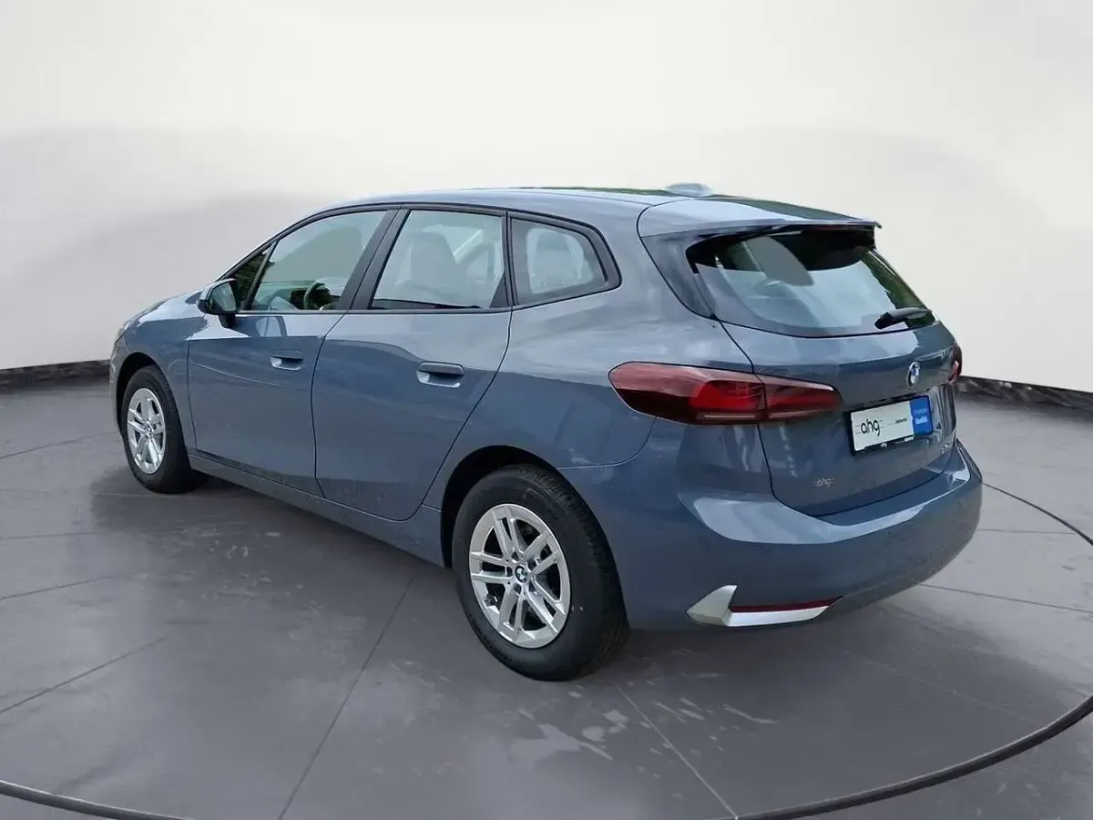 Gebraucht BMW 218 150 PS (110 kW) 2022 Sparkling kupfergrau meta Van / Kleinbus