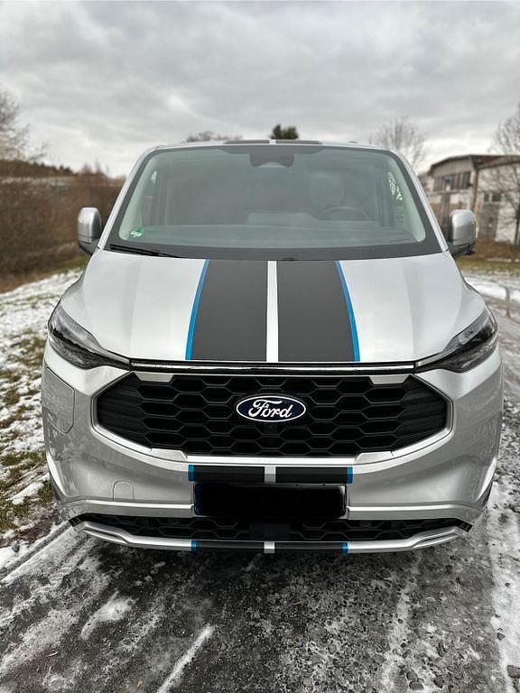 Silber Gebraucht 2025 Ford Tourneo Trend Van / Kleinbus | 53.900 € (Guter Preis) - Bild 1/4