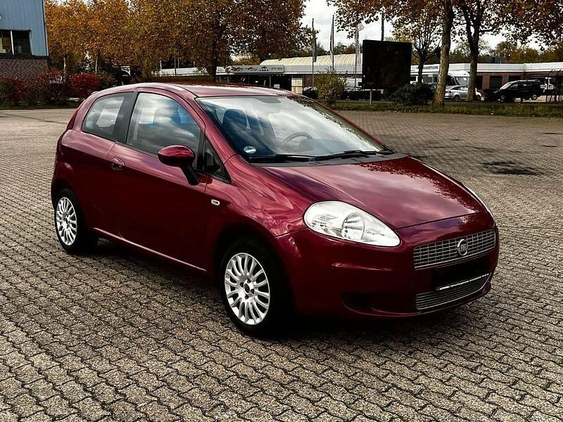 Rot Gebraucht 2009 Fiat Grande Punto Dynamic Kleinwagen | 2.350 € (Fairer Preis) - Bild 1/4