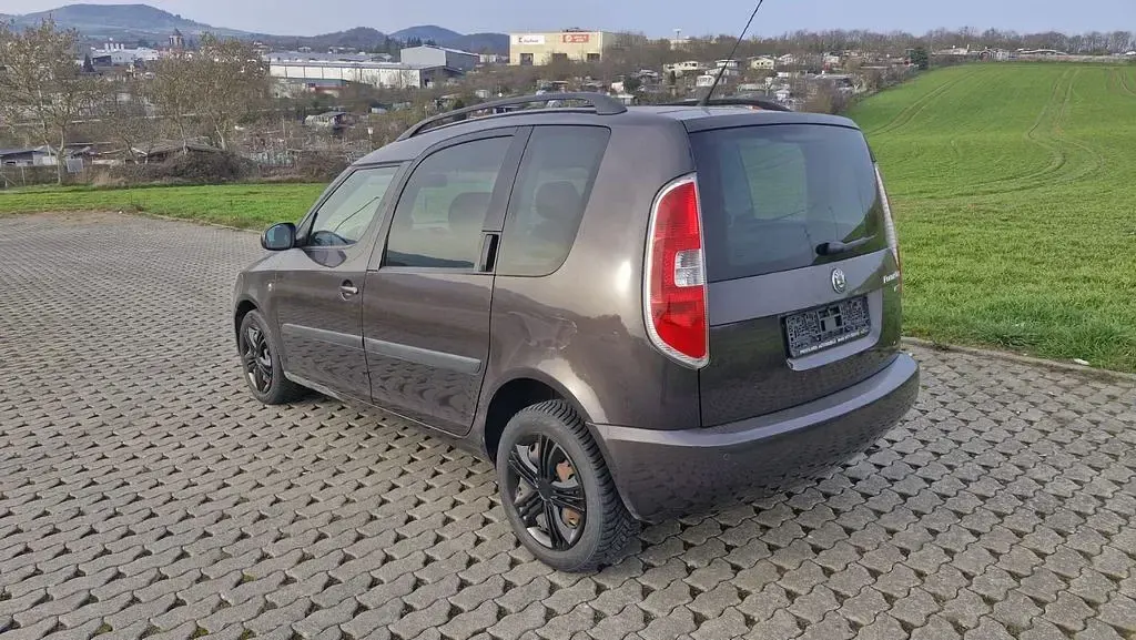 Gebraucht Skoda Roomster Plus Edition 86 PS (63 kW) 2010 Braun Van / Kleinbus