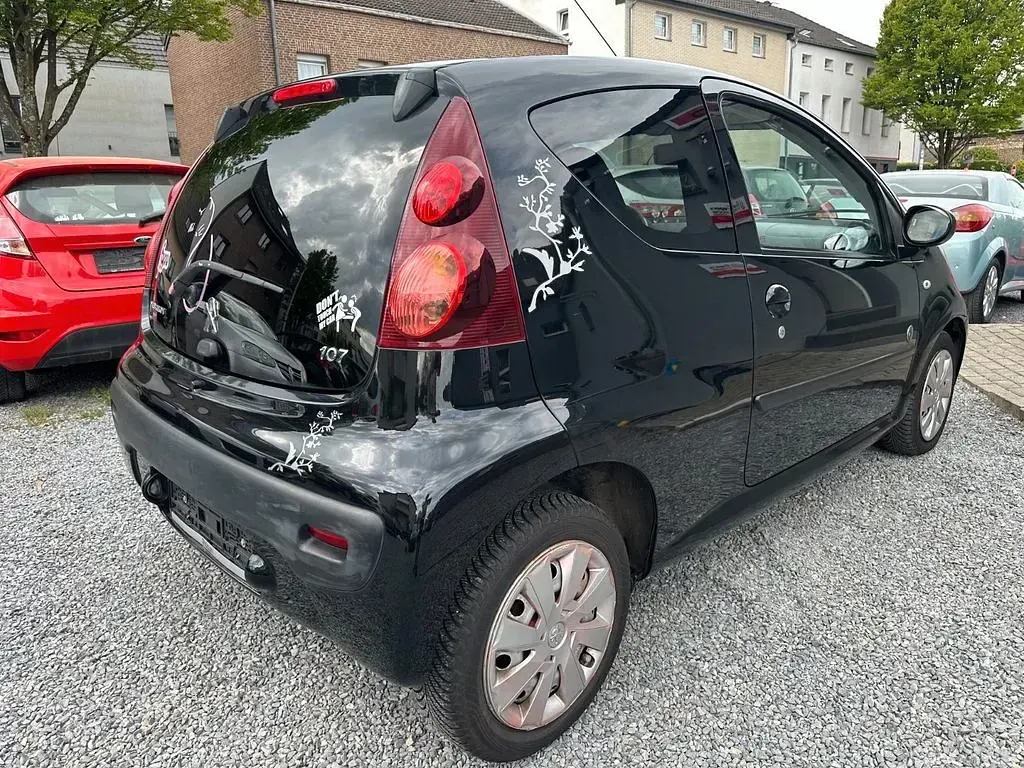Gebraucht Peugeot 107 Envy 68 PS (50 kW) 2012 Schwarz Kleinwagen