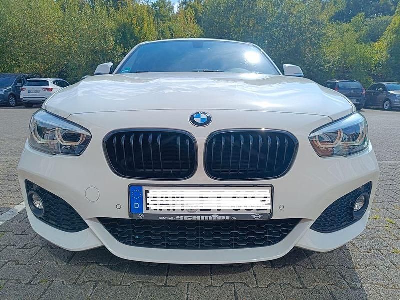 Weiß Gebraucht 2019 BMW 120 M Sport Kleinwagen | 18.700 € (Guter Preis) - Bild 1/4