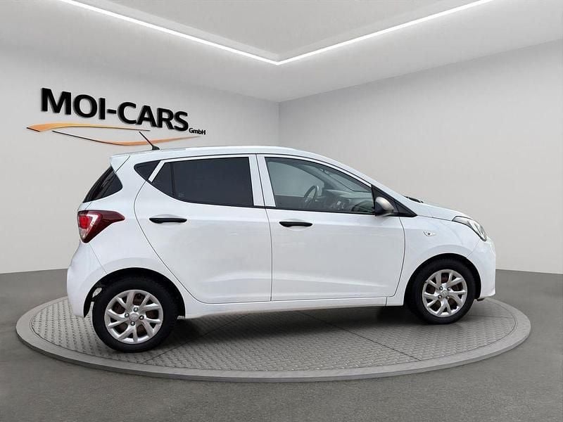 Gebraucht Hyundai i10 Select 67 PS (49 kW) 2019 Weiß Kleinwagen