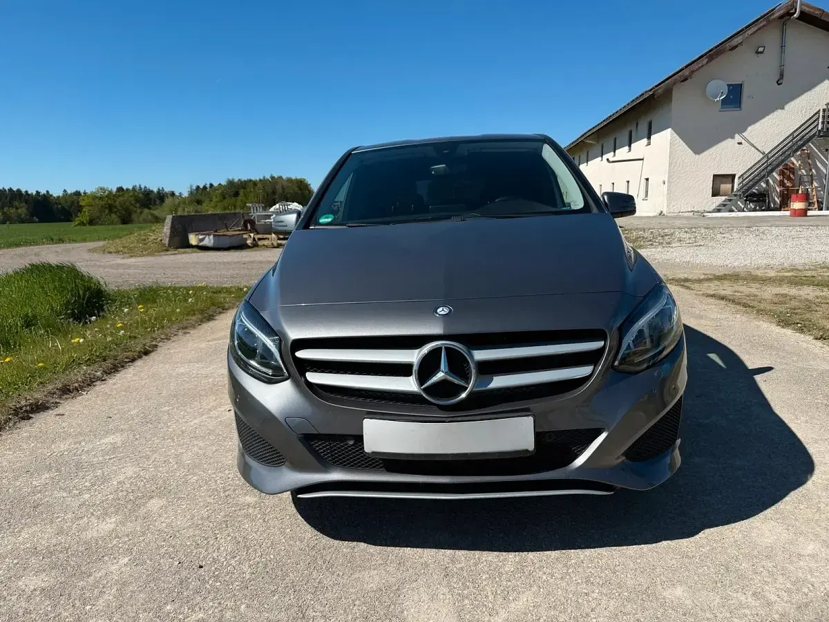 Gebraucht Mercedes B220 177 PS (130 kW) 2015 Grau Kleinwagen