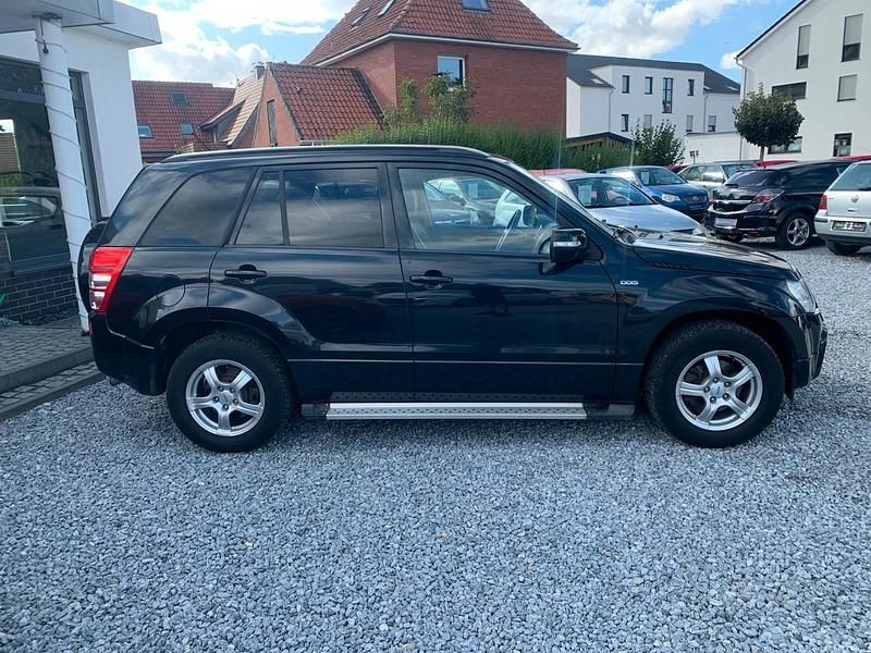 Gebraucht Suzuki Grand Vitara 130 PS (95 kW) 2009 Schwarz SUV