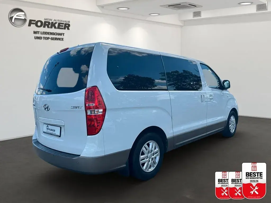 Gebraucht Hyundai H-1 Comfort 170 PS (125 kW) 2016 Weiß Van / Kleinbus