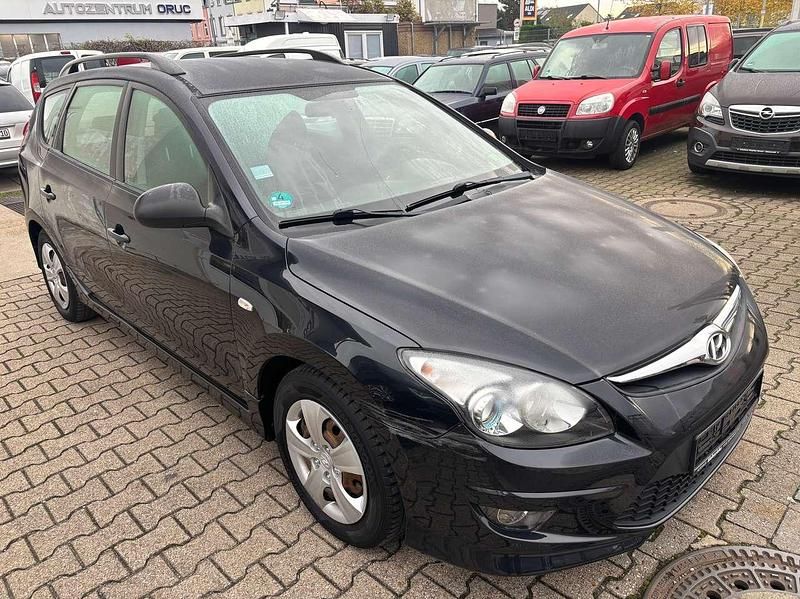Stone black Gebraucht 2011 Hyundai i30 Edition Kombi | 2.600 € (Guter Preis) - Bild 1/4