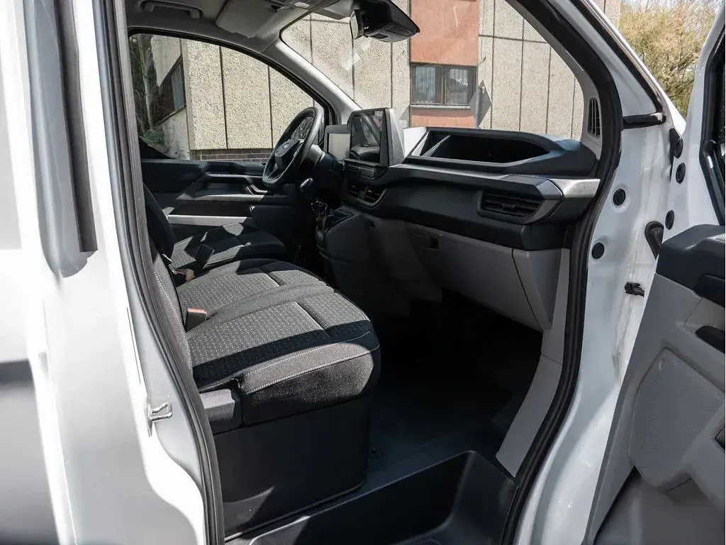 Uusi Ford Transit Custom 136 HP (100 kW) 2026 Valkoinen Sedan
