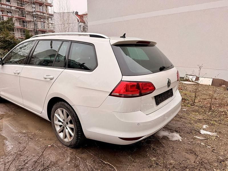 Gebraucht VW Golf VII LOUNGE 110 PS (80 kW) 2015 Weiß Kombi