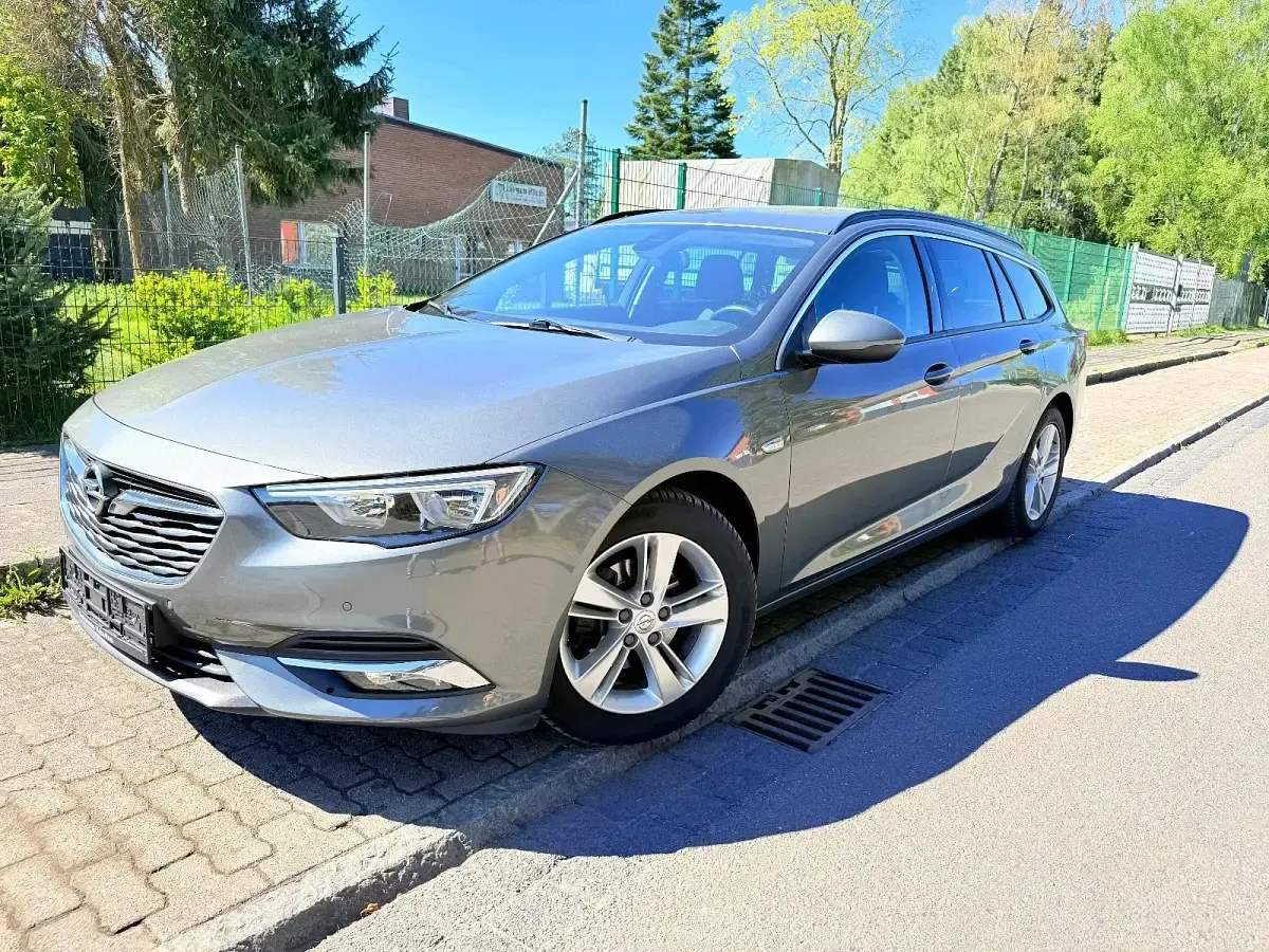 Gebraucht Opel Insignia 140 PS (102 kW) 2017 Grau Kombi