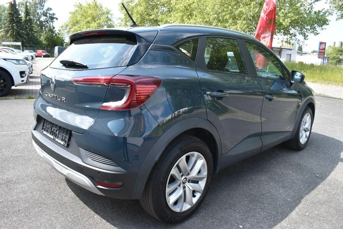 Gebraucht Renault Captur Zen 91 PS (66 kW) 2021 Blau SUV