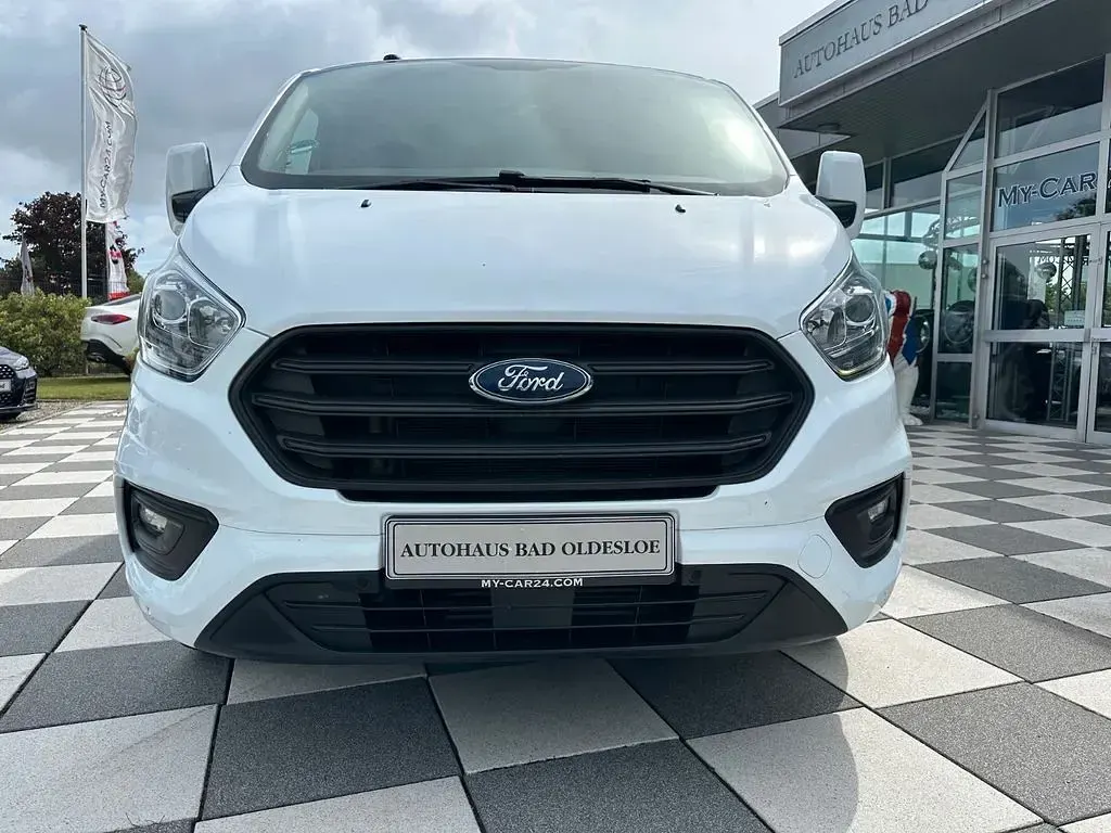Gebraucht Ford Transit 105 PS (77 kW) 2018 Weiß Van / Kleinbus