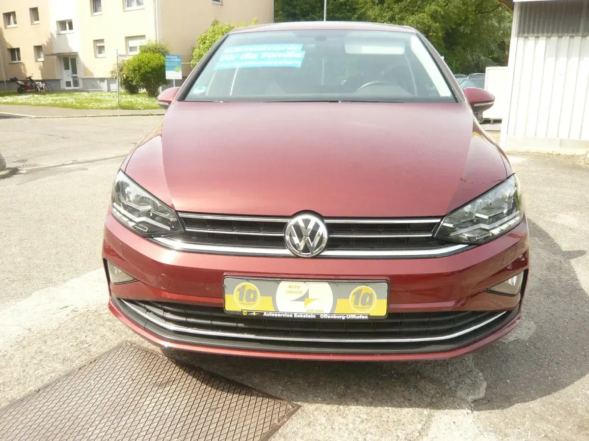 Gebraucht VW Golf VII 131 PS (96 kW) 2018 Rot Kombi