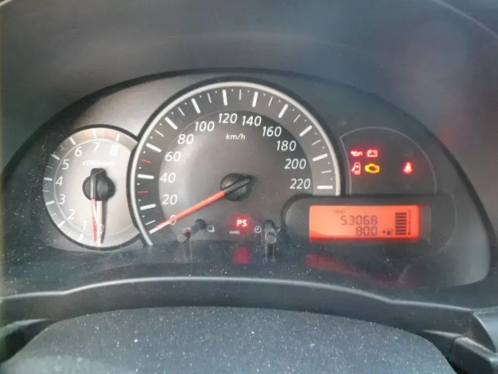 Gebraucht Nissan Micra 80 PS (58 kW) 2013 Rot Kleinwagen