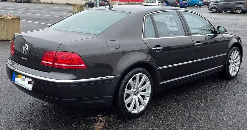 Usado VW Phaeton 239 HP (175 kW) 2010 Preto Sedan