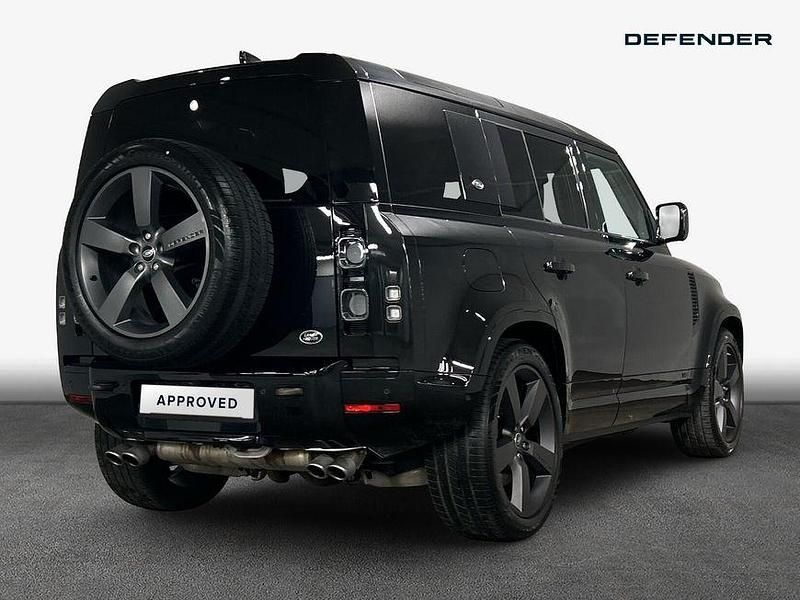 Gebraucht Land Rover Defender 525 PS (386 kW) 2023 Santorini black metallic SUV