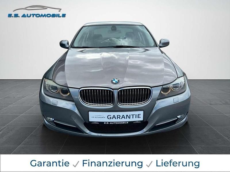 Gebraucht BMW 320 Basis 184 PS (135 kW) 2011 Grau Kombi