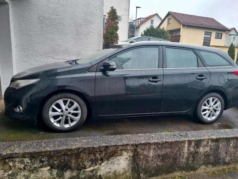Schwarz Gebraucht 2014 Toyota Auris Kombi | 5.300 € (Guter Preis) - Bild 1/4