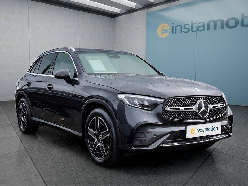 Grau Gebraucht 2024 Mercedes GLC200 SUV | 53.799 € (Etwas zu teuer) - Bild 1/4