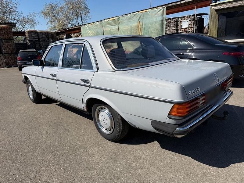 Usata Mercedes 240 1983 Grigio Berlina