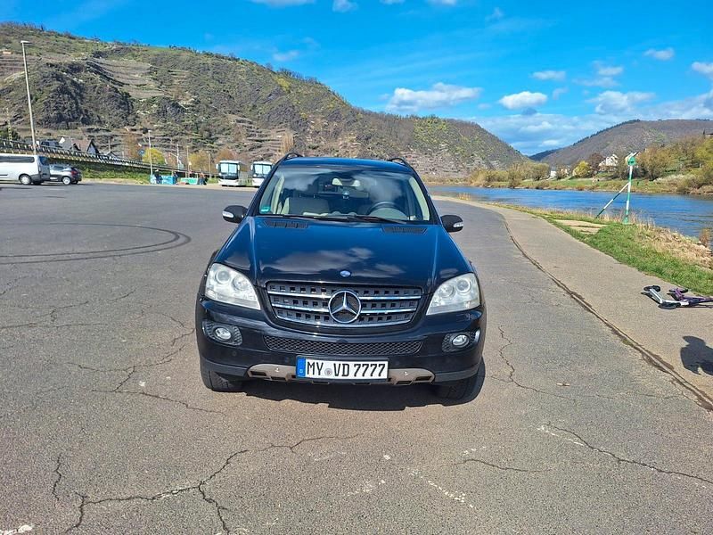 Gebraucht Mercedes ML420 306 PS (225 kW) 2008 Schwarz SUV