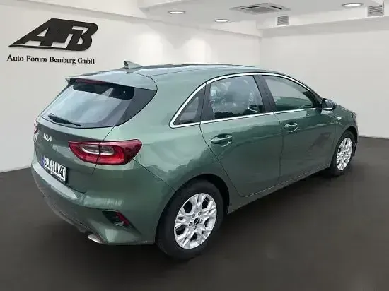 Gebraucht Kia Ceed Comfort 140 PS (102 kW) 2025 Grün Kleinwagen