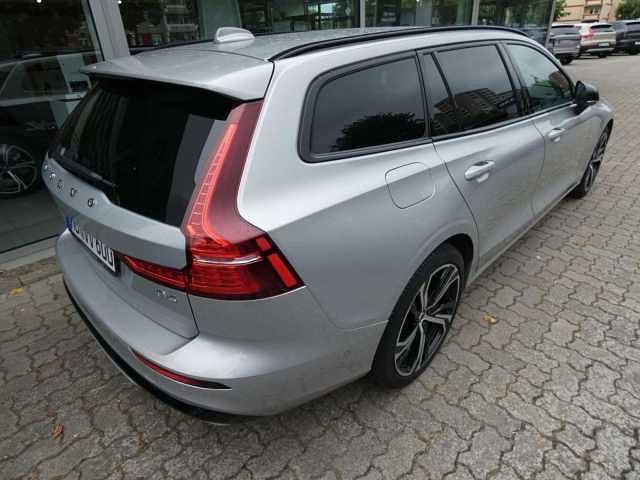 Gebraucht Volvo V60 145 PS (106 kW) 2024 Kombi
