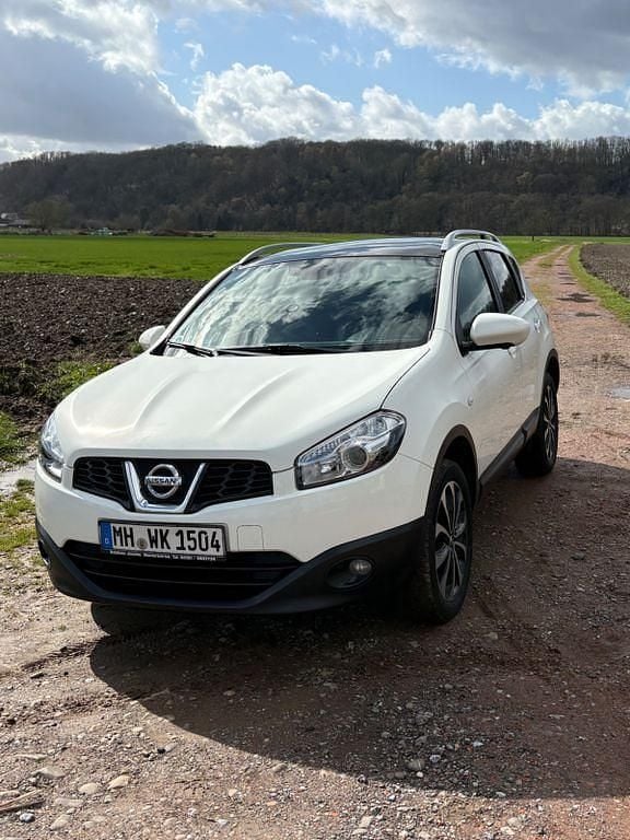 Gebraucht Nissan Qashqai 117 PS (86 kW) 2012 Weiß SUV