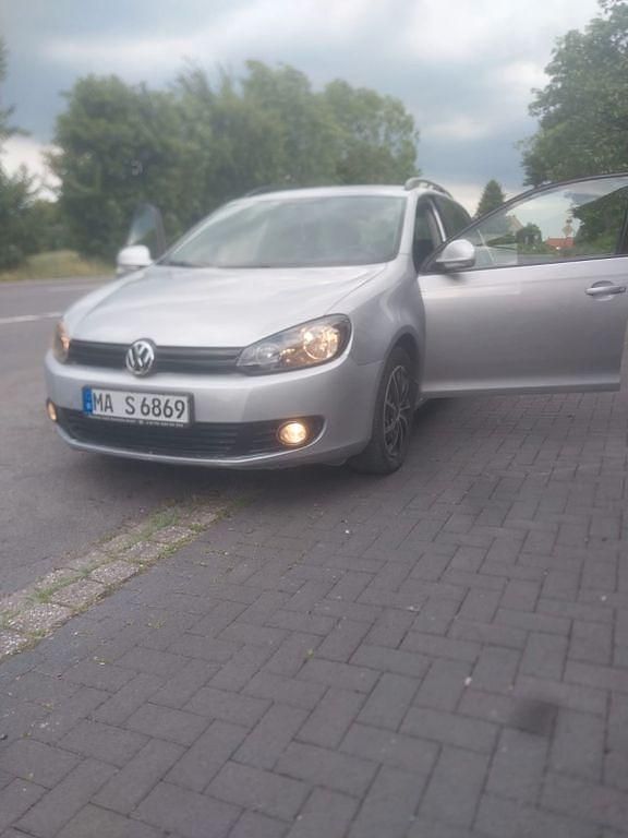 Grau Gebraucht 2011 VW Golf VI Trendline Limousine | 3.499 € (Superpreis) - Bild 1/4