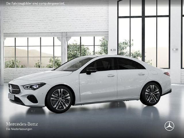 Weiß Gebraucht 2024 Mercedes CLA180 Advanced Limousine | 31.990 € (Fairer Preis) - Bild 1/4