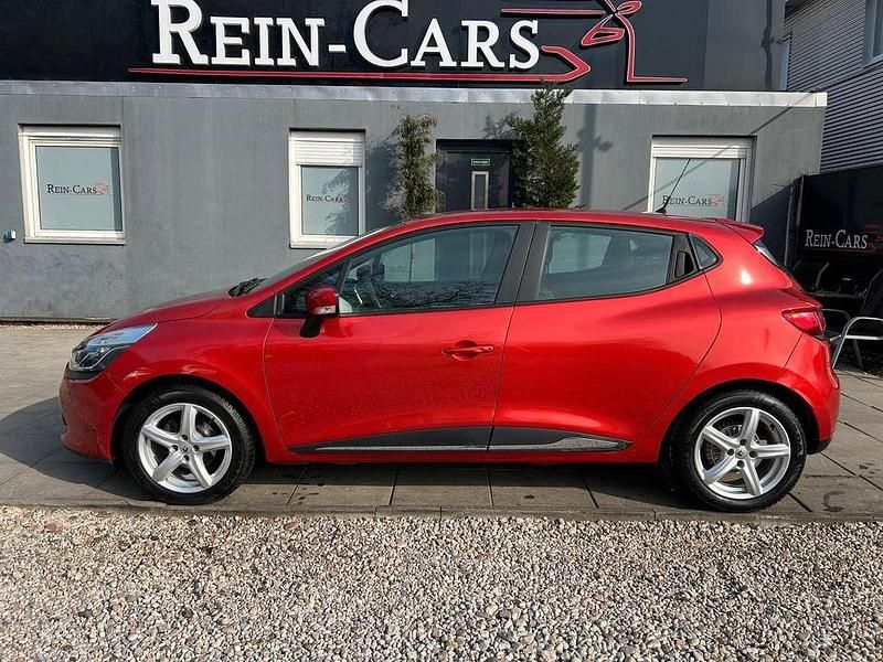 Gebraucht Renault Clio IV Dynamique 120 PS (88 kW) 2016 Rot Limousine