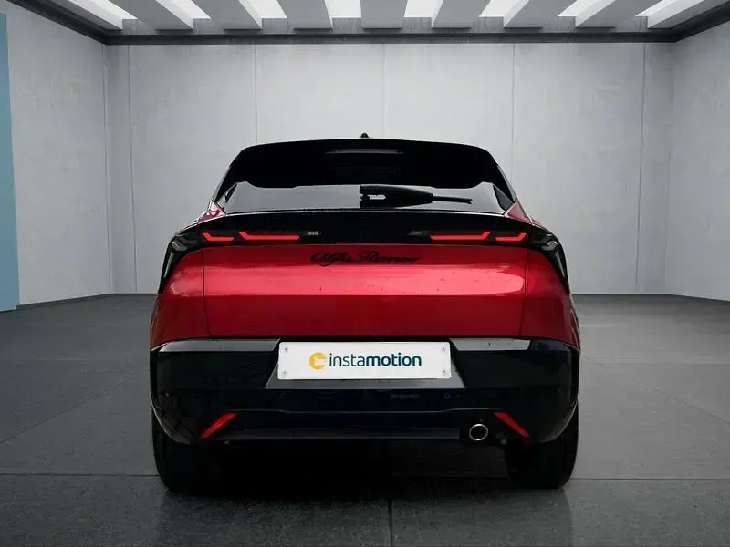 Gebraucht Alfa Romeo Junior 136 PS (100 kW) 2025 Rot SUV
