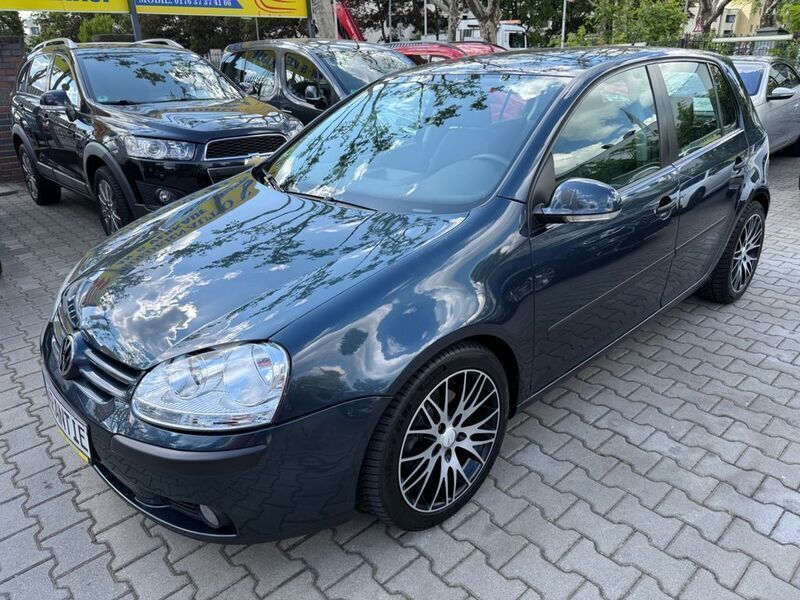Blau Gebraucht 2005 VW Golf V Trendline Limousine | 3.850 € (Fairer Preis) - Bild 1/4