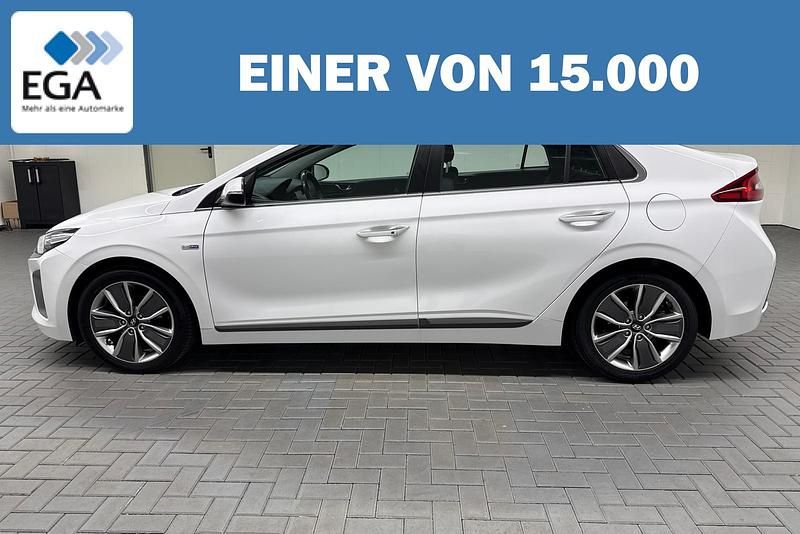 Farbe: Gebraucht 2017 Hyundai Ioniq Style Limousine | 17.450 € (Teuer) - Bild 1/1